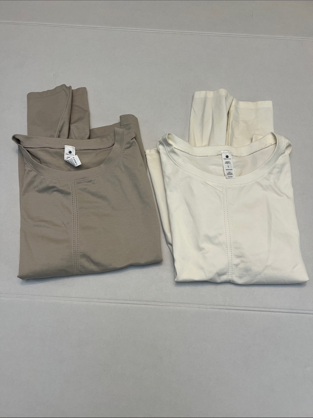 YOGALICIOUS BRIDGETT SEAMLESS LONG SLEEVE TOP BUNDLE WHITE & GRAY /BROWN LARGE